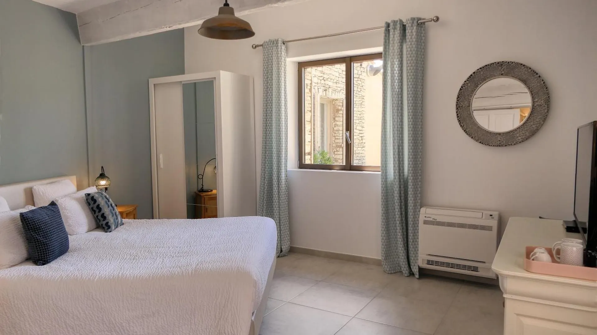 *** Gasthof Le Hameau Fleur De Pierres , Chambre , Gite Et Table D'Hotes Murs  Frankreich