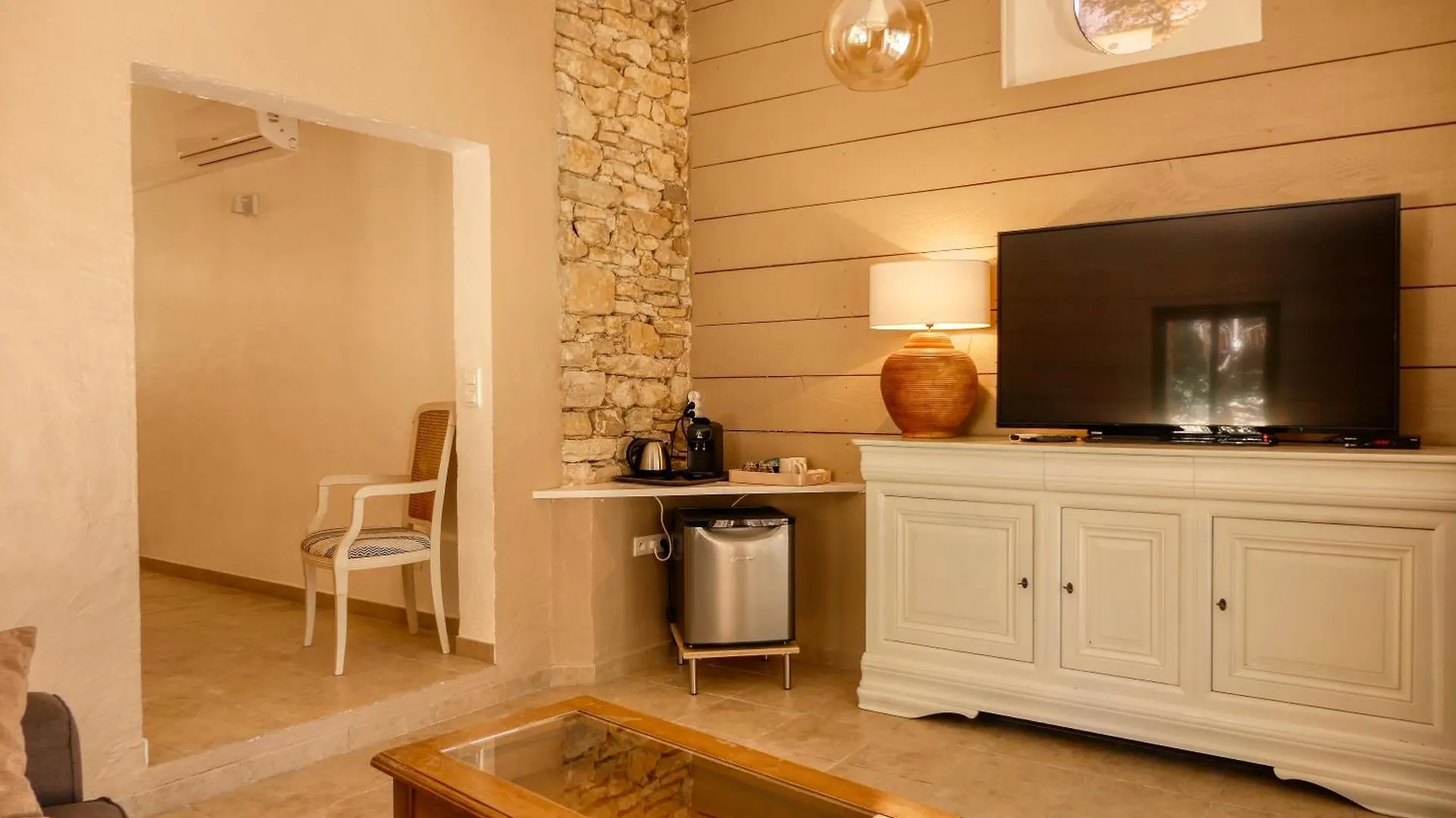 Le Hameau Fleur De Pierres , Chambre , Gite Et Table D'Hotes Murs  Gasthof