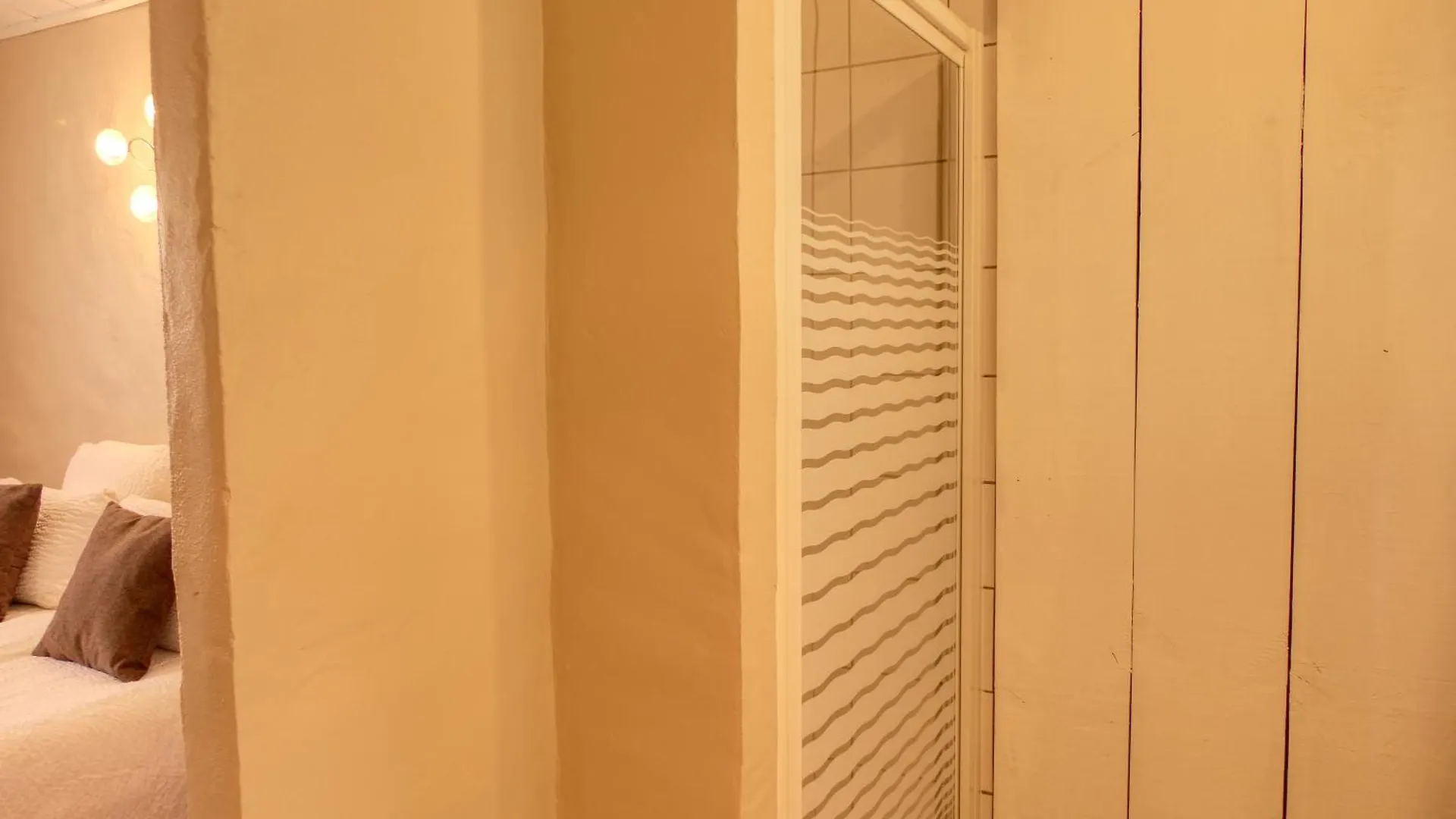 Le Hameau Fleur De Pierres , Chambre , Gite Et Table D'Hotes Murs  Gasthof